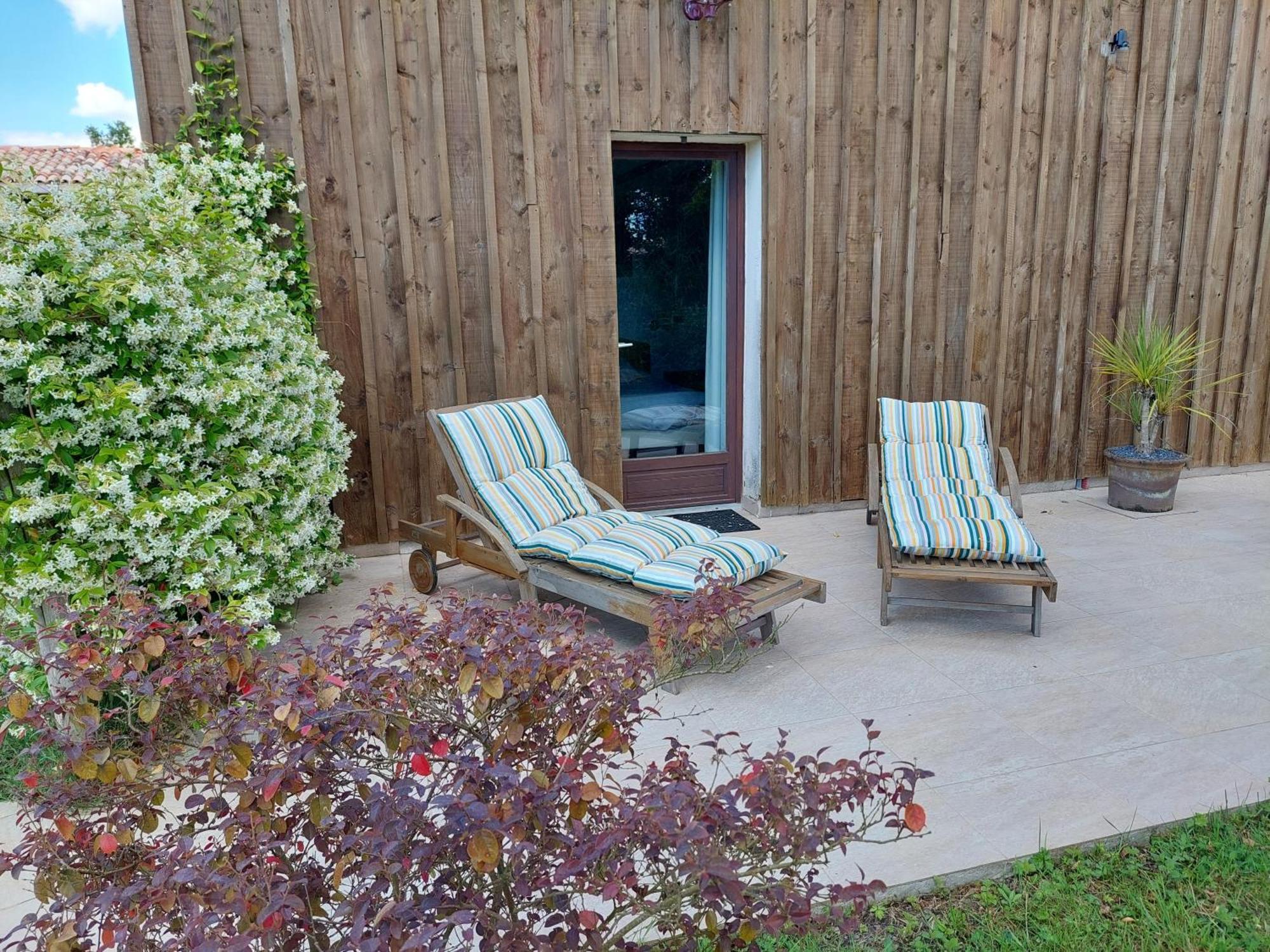 Gite Cosy Grand Confort Dans Un Ecrin De Verdure Agudelle Bagian luar foto